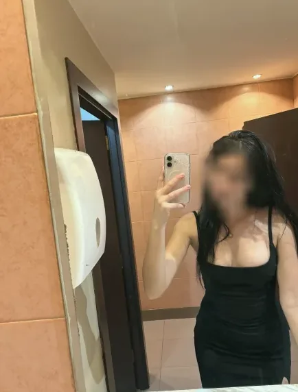 Büsra, 18