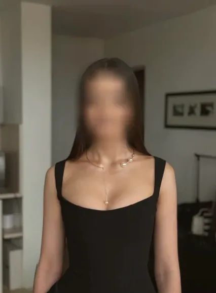 Daniela, 38