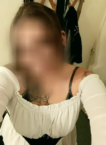 Kira, 31