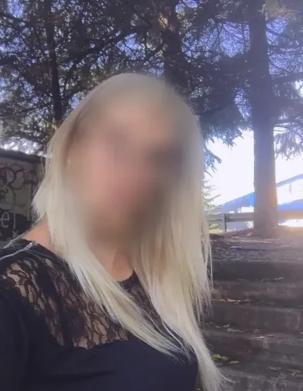 Marion, 32
