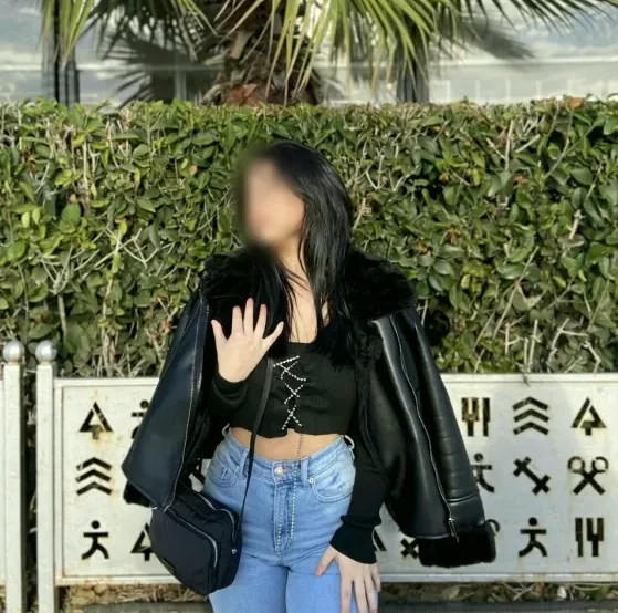 Merve, 19