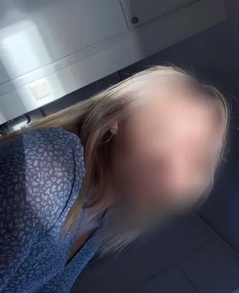 Nina, 19