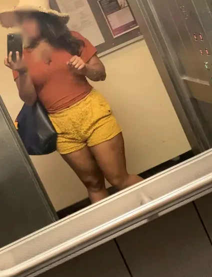 Sabrina, 34