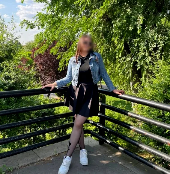 Sina, 21