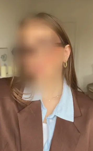 Stefanie, 32