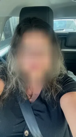 Stefanie, 33