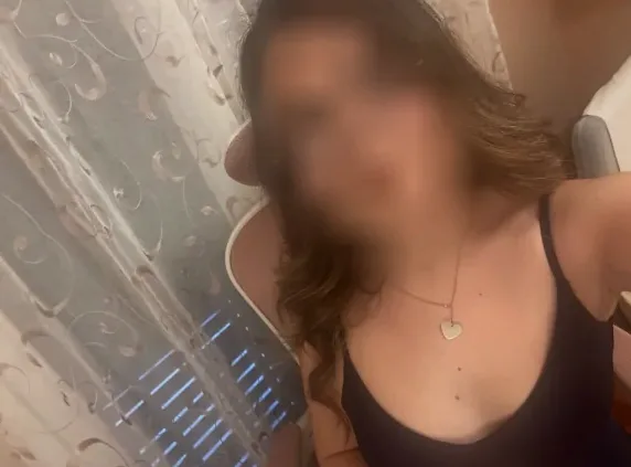 Vanessa, 25