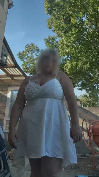 Viktoria, 22