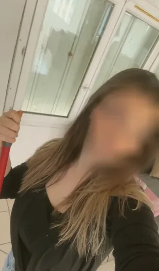 Vivien, 20