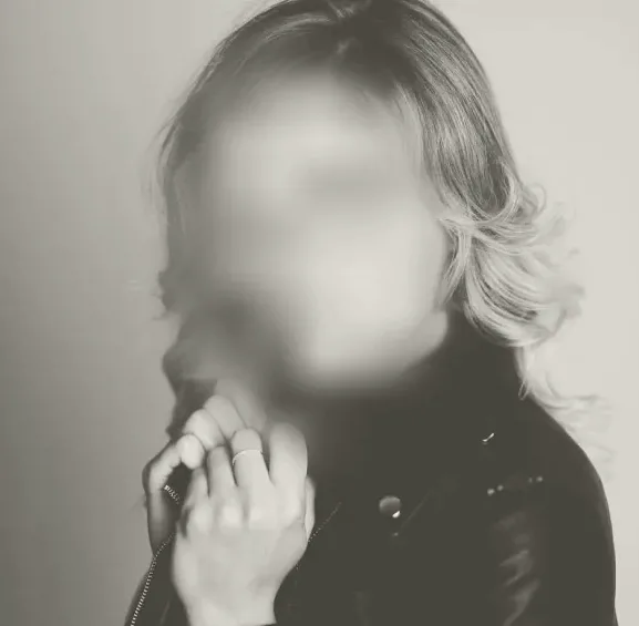 Zeynep, 33